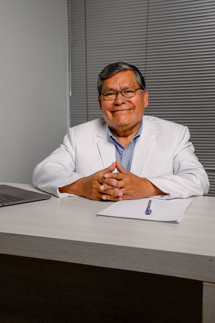Dr. Ricardo Valdivieso Paredes